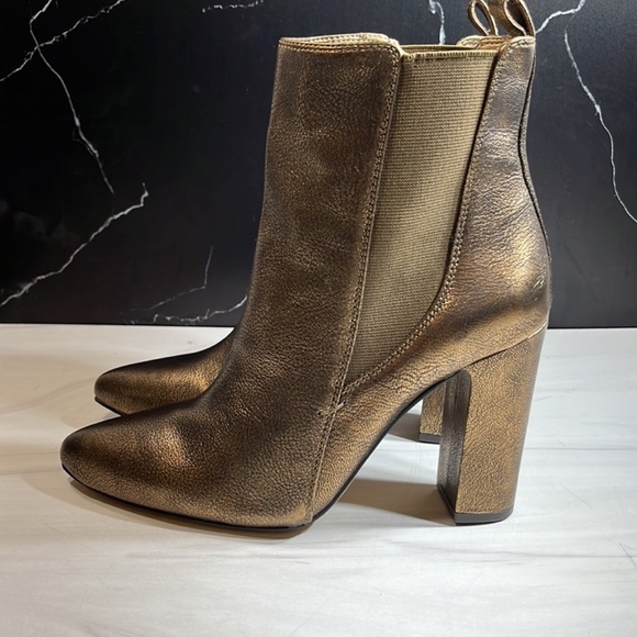 Vince Camuto Pointy Toe Heeled Ankle Booties Gold/Black sz 8.5 - Picture 1 of 6